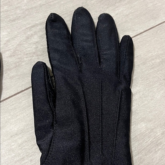 Isotoner Women's Black Spandex Stretch Cold Weather Gloves Fleece Lined, S/M - Picture 3 of 8